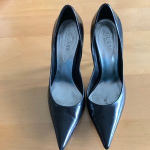 “Vintage “(20 plus years old) black leather Guess pumps